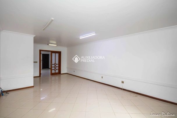 Casa com 4 quartos e 227m² para alugar em Marechal Rondon, Canoas. - Foto 1