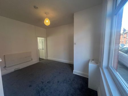 2 bedroom terraced house to rent - Photo 3