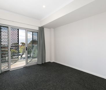 Modern Studio Apartment - Photo 1