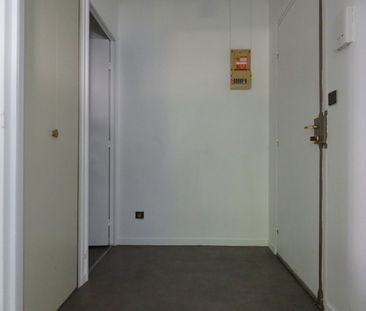 Appartement à louer - REIMS CENTRE- RUE DES MOISSONS - Photo 4