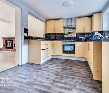 3 bedroom end of terrace house to rent - Photo 5