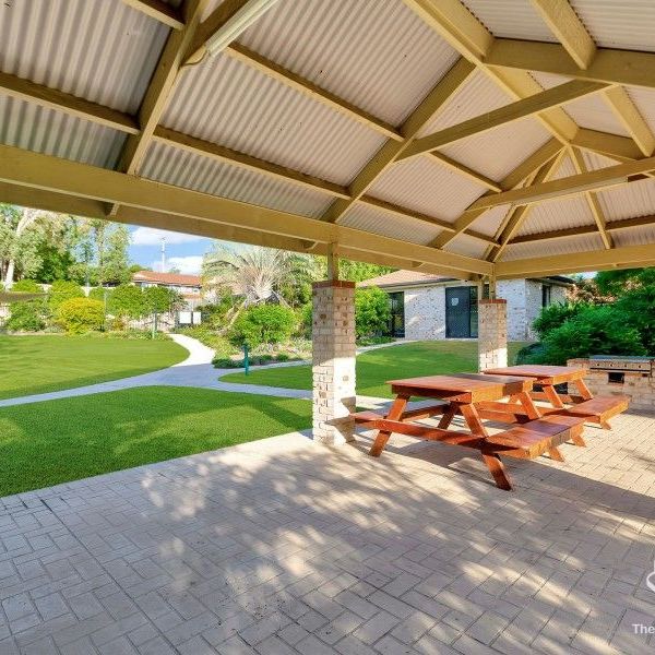 All bedrooms air conditioned, Sunnybank Hills State School catchment - Photo 1