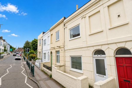 5 bedroom terraced house to rent - Photo 3