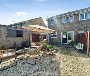 3 bedroom semi-detached house to rent - Photo 2