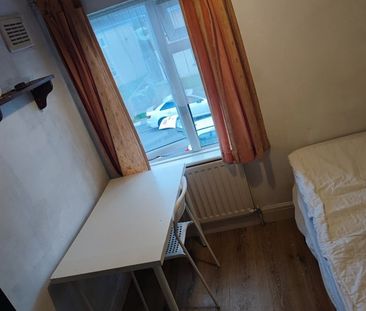 Room in a Shared House, Gerard Avenue, CV4 - Photo 3
