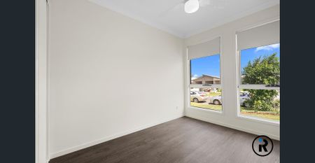 BEAUTIFUL NEAR NEW 2 BEDROOM HOME WITH A LARGE BACKYARD - Photo 3