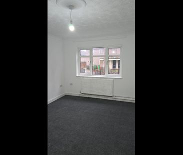 2 Bed Semi-Detached House, Thomas Close, NG3 - Photo 4