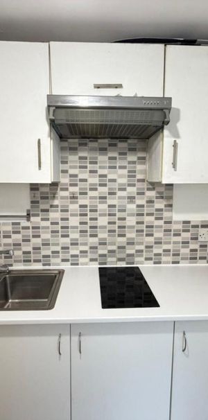 1 bedroom Flat To Let - Photo 1