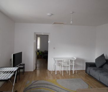 First Floor Flat Seaside, Eastbourne - Photo 4