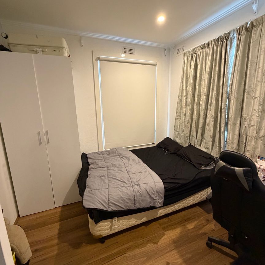 Burwood - Photo 1