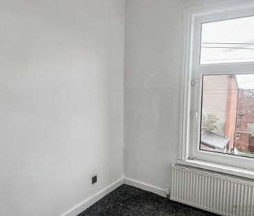 2 bedroom end of terrace house to rent - Photo 6