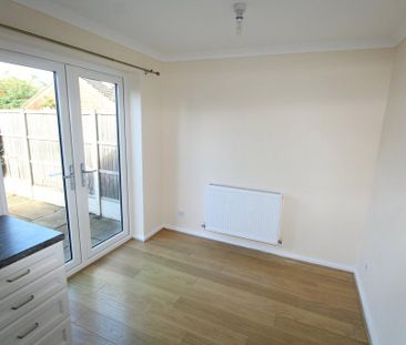 2 bedroom semi-detached house to rent - Photo 5