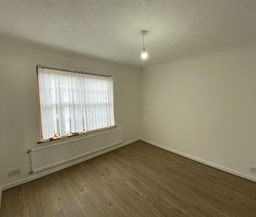 4 bedroom detached house to rent - Photo 6