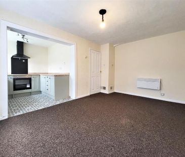 2 bedroom maisonette to rent - Photo 3
