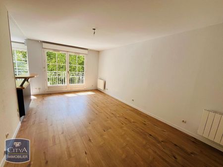 Location Appartement 3 pièces 66m² LILLE 59000 - Photo 2