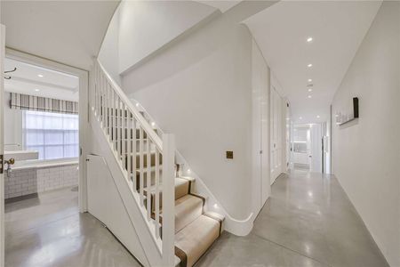Gloucester Avenue, Primrose Hill, London, NW1 7BA - Photo 2
