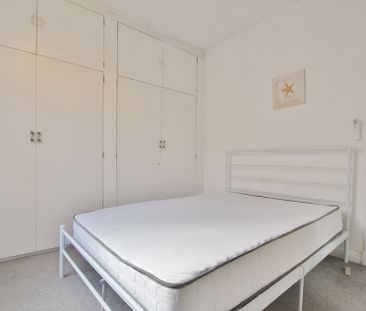 Latymer Court, Hammersmith Road, Hammersmith, London, W6 - Photo 5