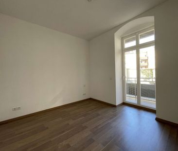 Singletraum! Saniert + Balkon + große Küche + direkt am Brühl! - Photo 2