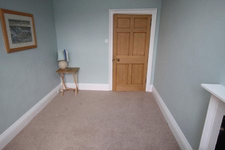 3 bedroom apartment to rent - Photo 3