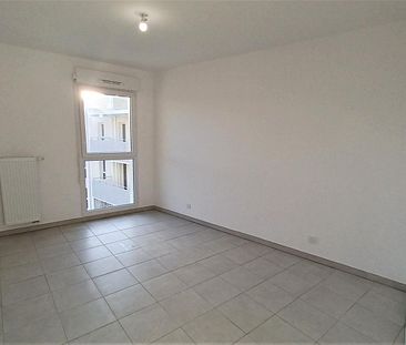 location Appartement T3 DE 60.36m² À ARLES - Photo 4