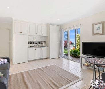 Coastal Family Home with Stunning Ocean Views - Photo 2