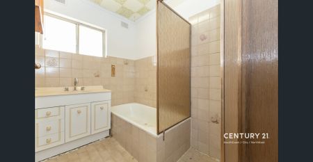 Spacious 3-Bedroom Family Home on Generous 680sqm Block - Photo 4