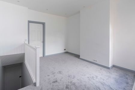 Falkland Road, Dorking - 1 bedroomProperty for lettings - Seymours - Photo 2