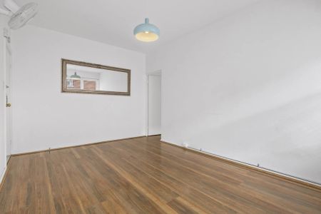 Spacious One Bedroom At Brighton Le Sands - Photo 2