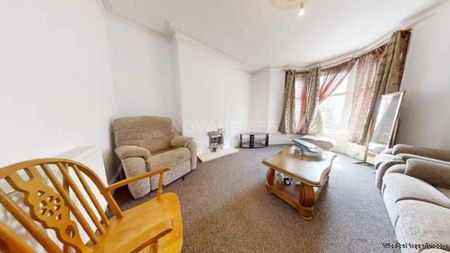 4 bedroom property to rent in Plymouth - Photo 2