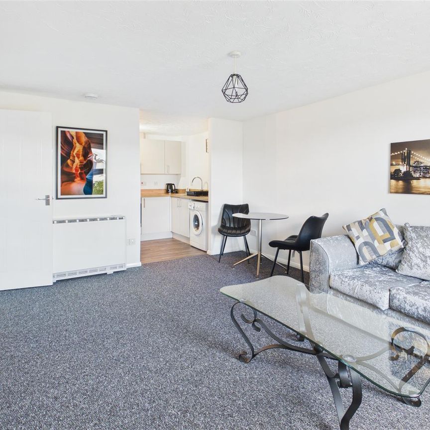 To Let - Photo 1