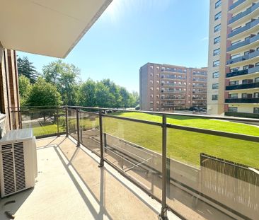 For Lease - 135 Allan Street Unit# 204, Oakville, Ontario - Photo 4