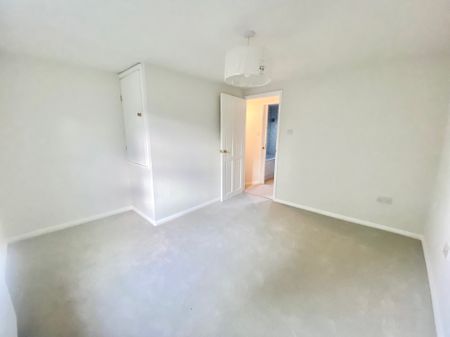 West Passage, Herts, Tring - Photo 4