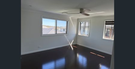 Perfectly Positioned Family Home - Walk to Shops, Schools & Parks - Photo 5