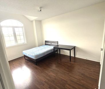 For Lease - 8 Crane Street, Aurora, Ontario - Photo 6