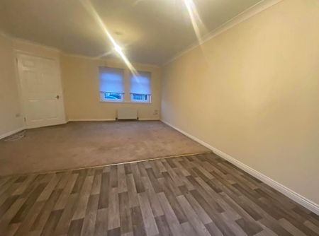 3 bedroom semi-detached house to rent - Photo 3