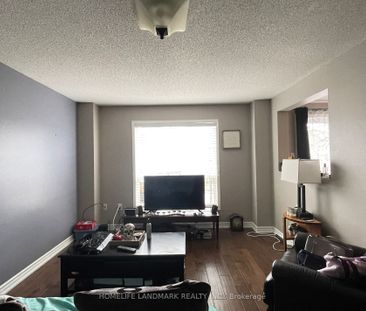 Semi-Detached Home For Lease | S8117210 - Photo 1