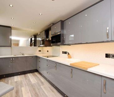 St. Lukes Street Room 1 - Photo 4