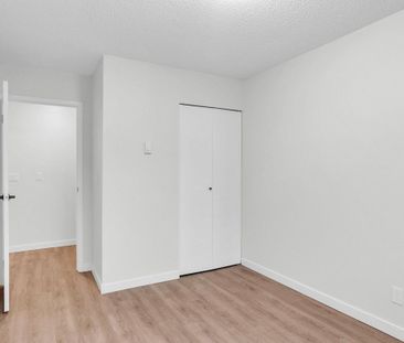 3 Bedroom - Renovated - Photo 1