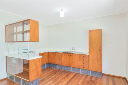 CENTRAL COOLANGATTA - TWO BEDROOM UNIT - Photo 5