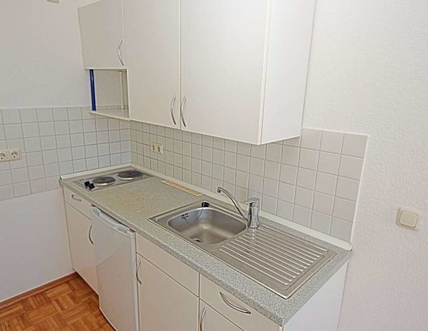 Kleines Appartement mit Aufzug, Parkett, ... - Foto 1