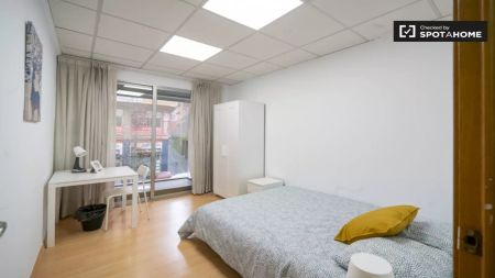 Room in a shared 8-bedroom apartment for rent in Sant Francesc - Foto 5