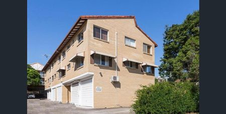 "Secure Your Spot in Sought-After Coorparoo" - Photo 2