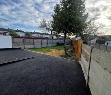 Studio Flat, Stewartsby Close, N18 - Photo 2