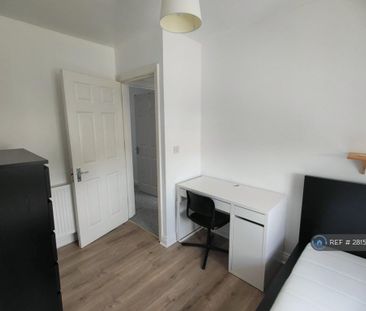 3 bedroom terraced house to rent - Photo 6