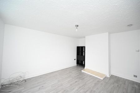 91 Knockleigh Drive, Carrickfergus, Greenisland, BT38 8UY - Photo 2