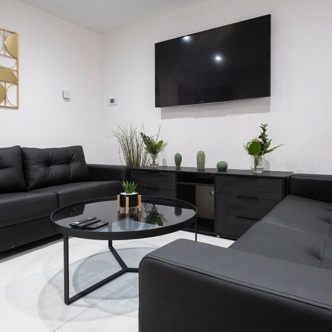 5 bedroom house to rent - Photo 1