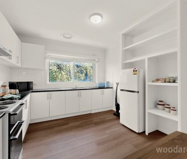 A Perfect Blend of Space, Style and Simplicity - Photo 1