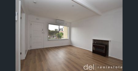 Fully Renovated and Central Apartment - Photo 5