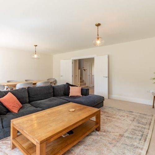 Long Hanborough - Photo 1