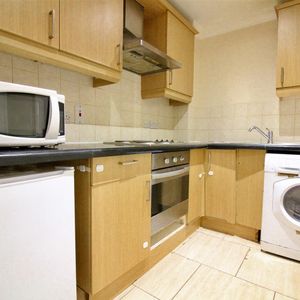 Hanworth Road, Hounslow - Photo 2